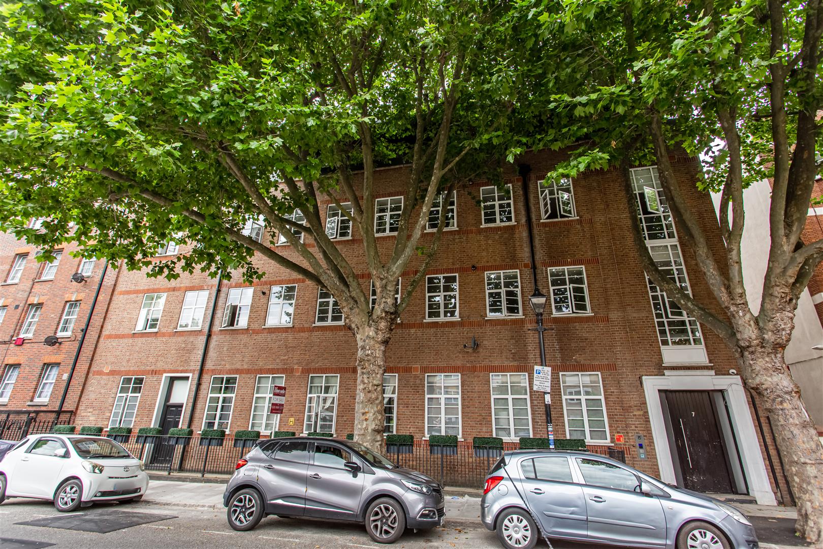 3 bed property in Halesworth Court, 7 Alfred Street, Bow, London